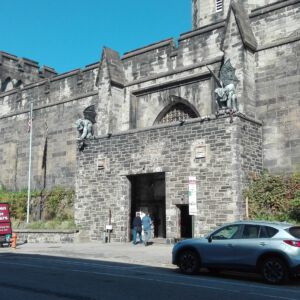 Große Gargoyles deuten darauf hin, daß Helloween vor der Türe stand.